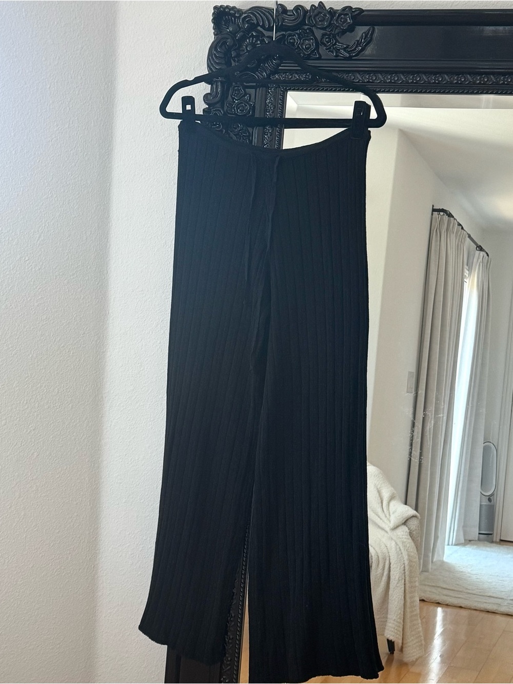 SNDYS Everyday | Women’s Black Rib Knit Wide Leg Lounge Pants - Picture 3 of 6